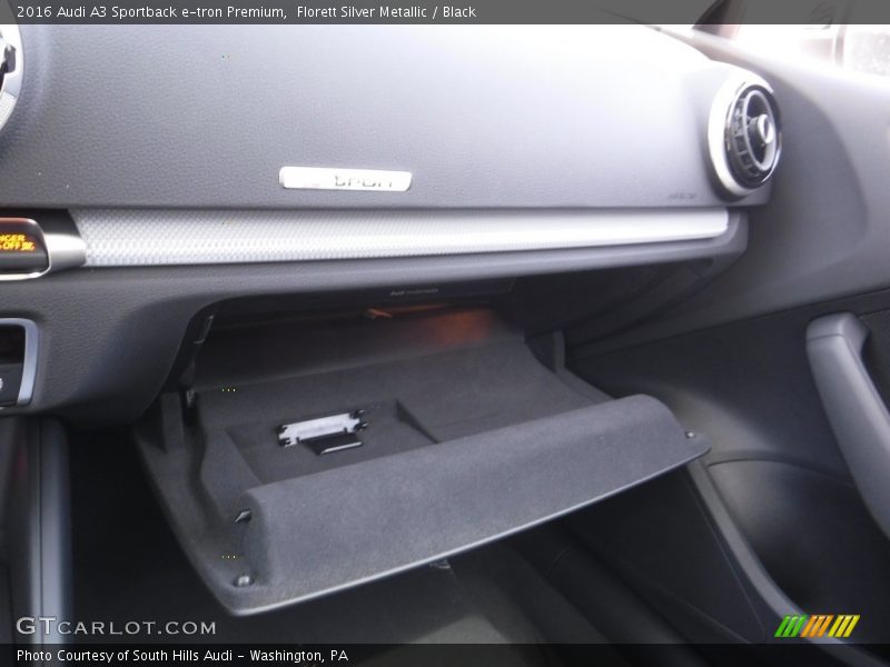Florett Silver Metallic / Black 2016 Audi A3 Sportback e-tron Premium