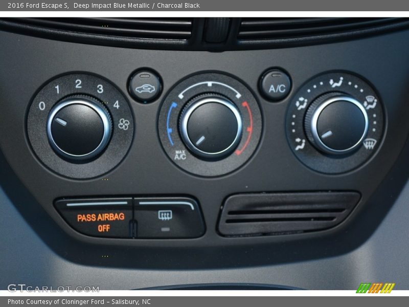 Deep Impact Blue Metallic / Charcoal Black 2016 Ford Escape S