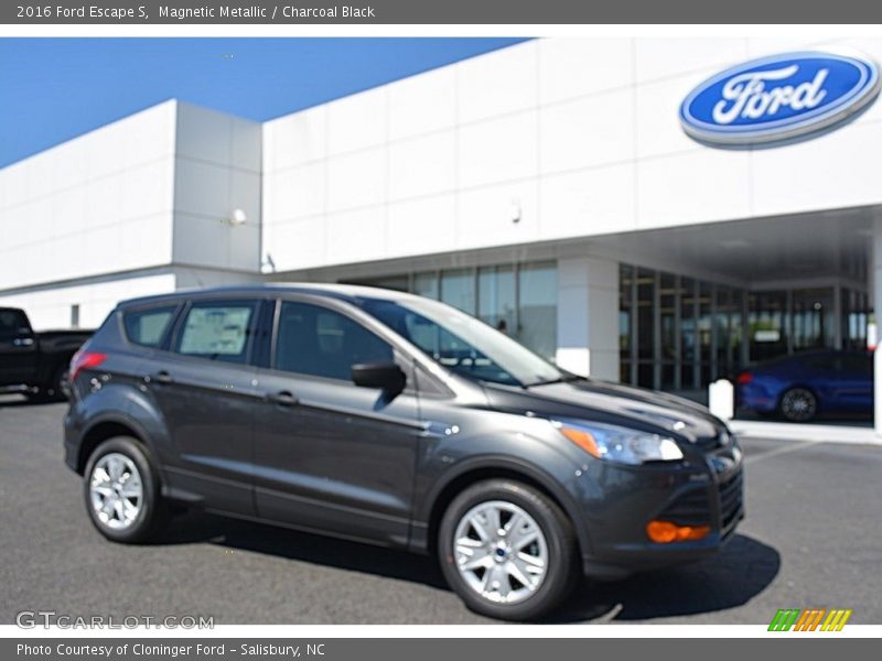 Magnetic Metallic / Charcoal Black 2016 Ford Escape S