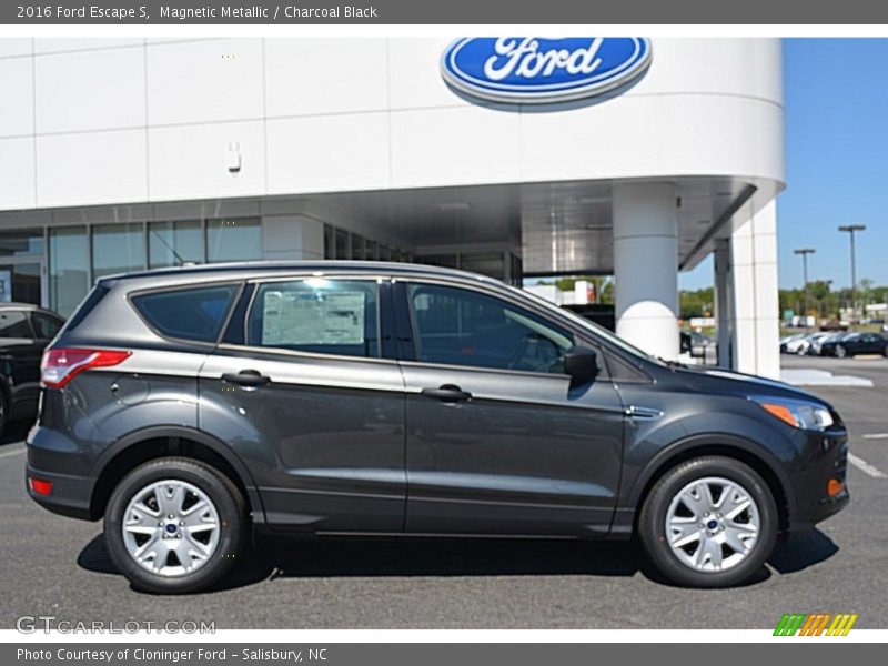 Magnetic Metallic / Charcoal Black 2016 Ford Escape S