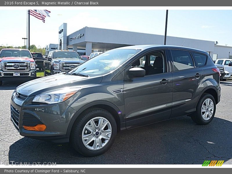 Magnetic Metallic / Charcoal Black 2016 Ford Escape S