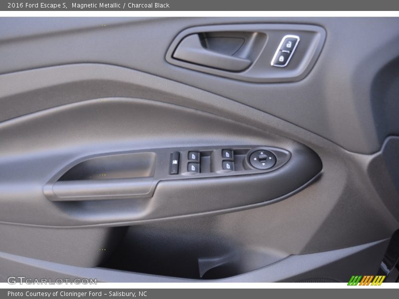 Magnetic Metallic / Charcoal Black 2016 Ford Escape S