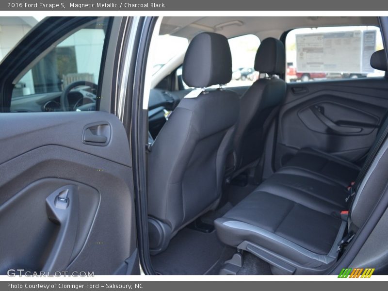 Magnetic Metallic / Charcoal Black 2016 Ford Escape S