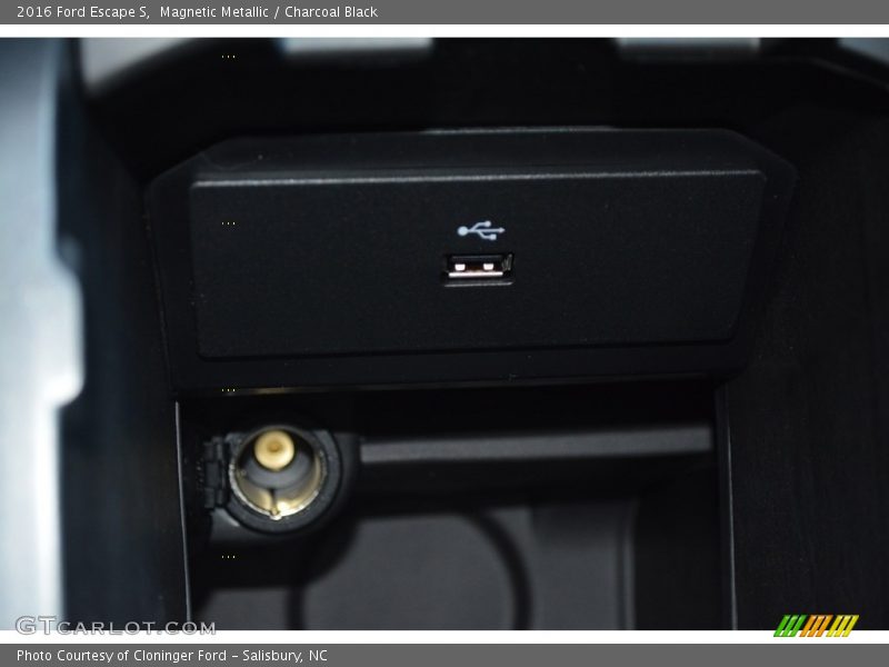 Magnetic Metallic / Charcoal Black 2016 Ford Escape S