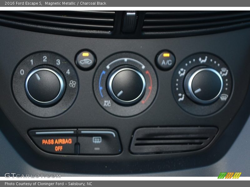 Magnetic Metallic / Charcoal Black 2016 Ford Escape S