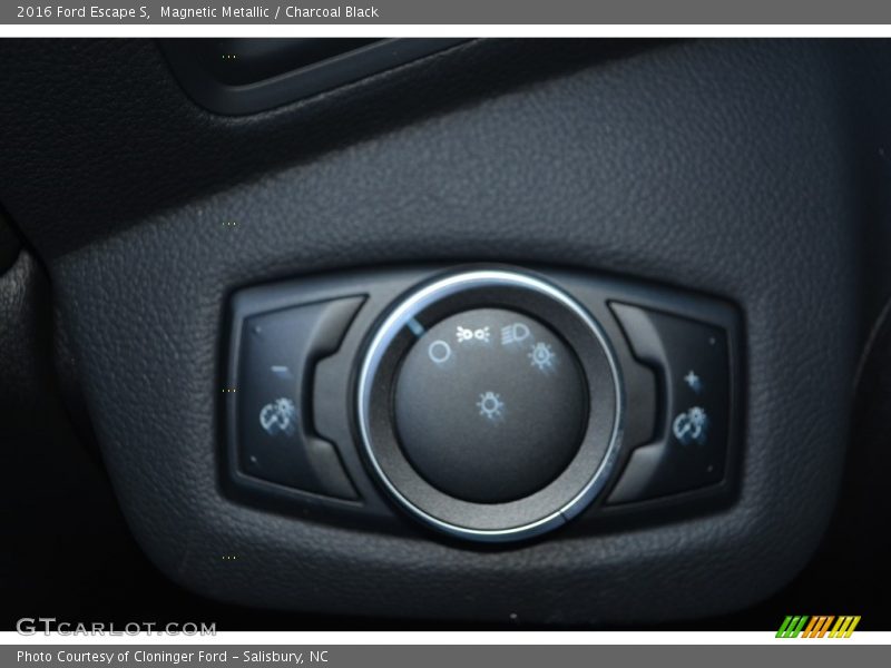 Magnetic Metallic / Charcoal Black 2016 Ford Escape S