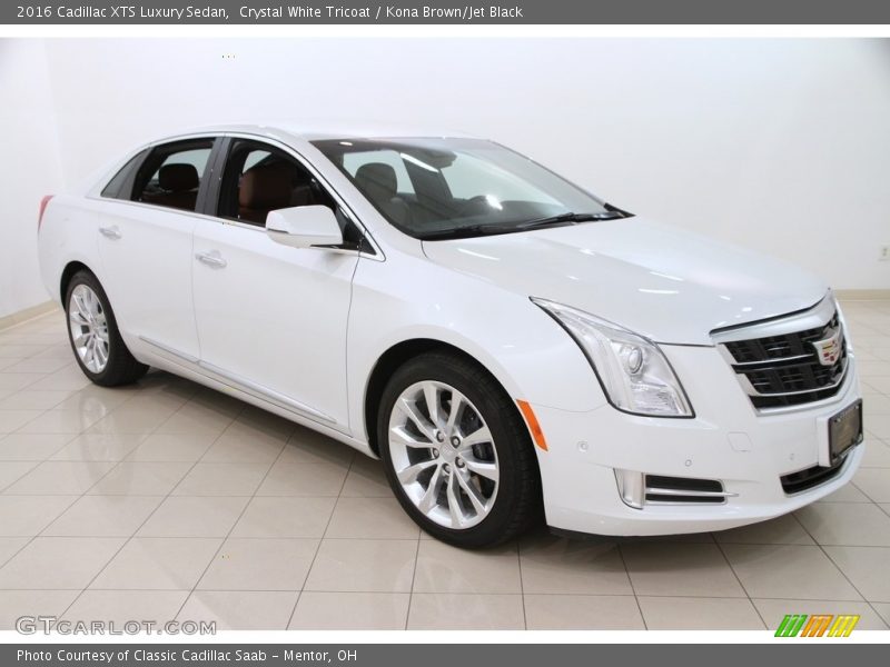 Crystal White Tricoat / Kona Brown/Jet Black 2016 Cadillac XTS Luxury Sedan