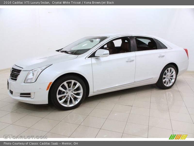  2016 XTS Luxury Sedan Crystal White Tricoat
