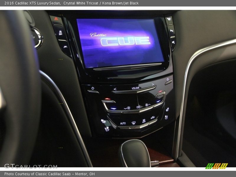Crystal White Tricoat / Kona Brown/Jet Black 2016 Cadillac XTS Luxury Sedan