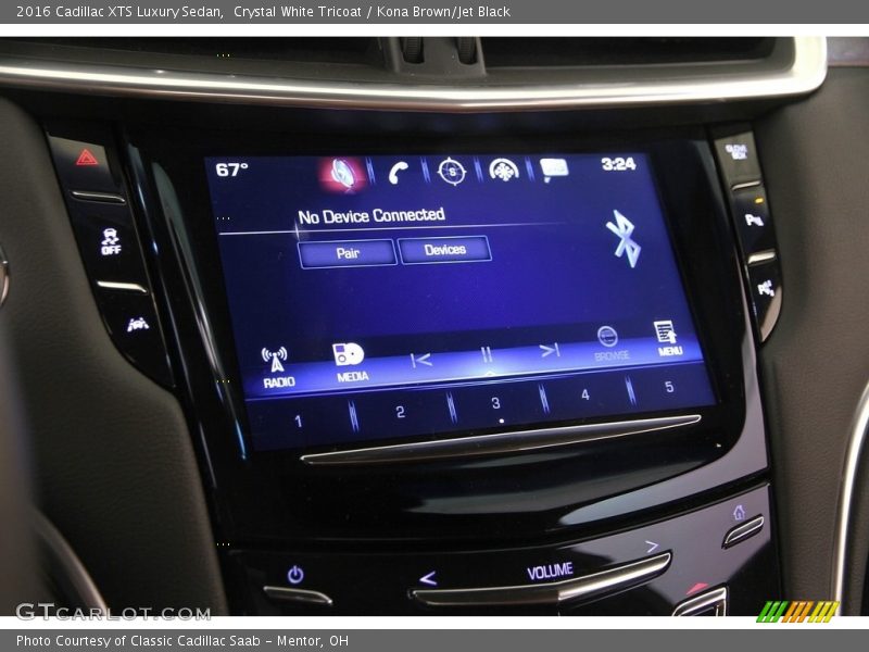Crystal White Tricoat / Kona Brown/Jet Black 2016 Cadillac XTS Luxury Sedan