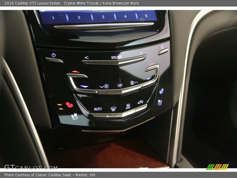 Crystal White Tricoat / Kona Brown/Jet Black 2016 Cadillac XTS Luxury Sedan