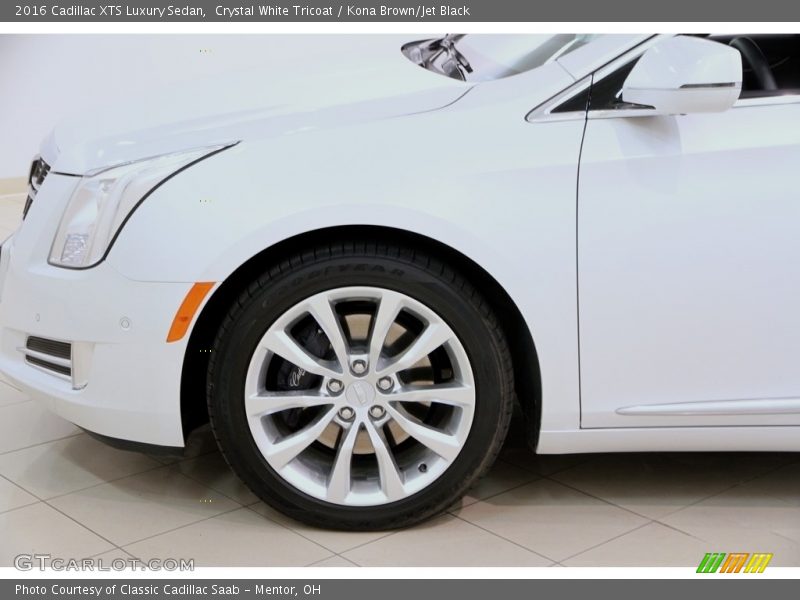  2016 XTS Luxury Sedan Wheel