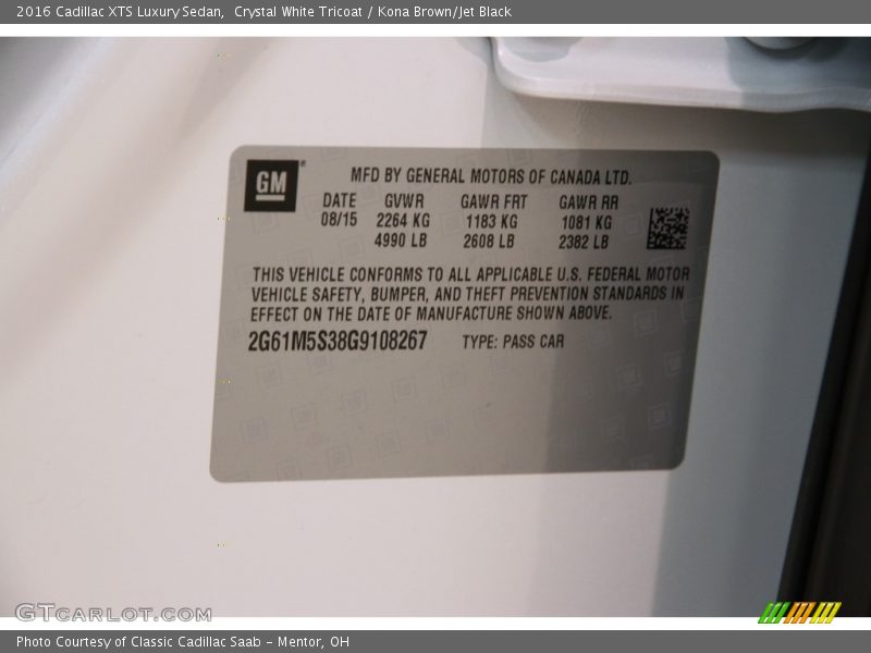 Crystal White Tricoat / Kona Brown/Jet Black 2016 Cadillac XTS Luxury Sedan