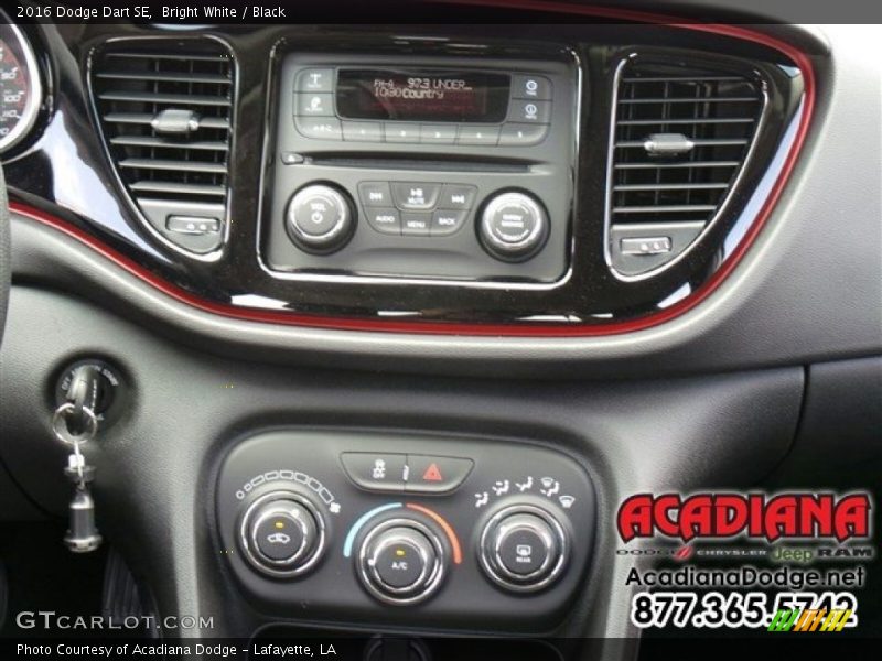Bright White / Black 2016 Dodge Dart SE