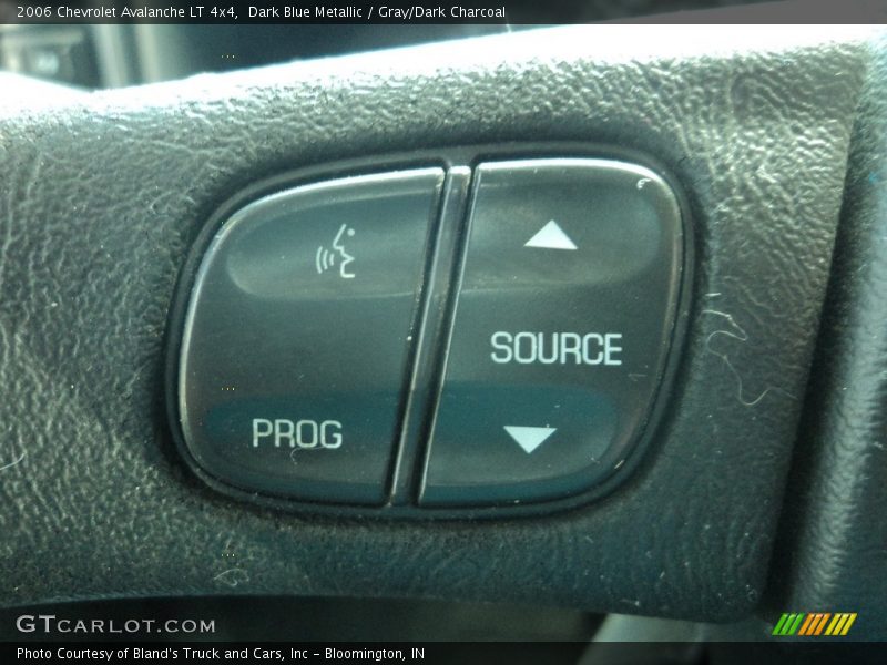 Dark Blue Metallic / Gray/Dark Charcoal 2006 Chevrolet Avalanche LT 4x4