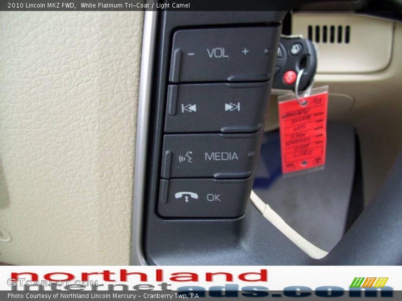White Platinum Tri-Coat / Light Camel 2010 Lincoln MKZ FWD