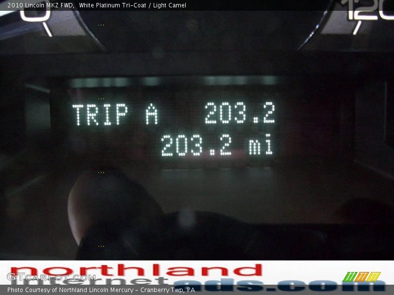White Platinum Tri-Coat / Light Camel 2010 Lincoln MKZ FWD