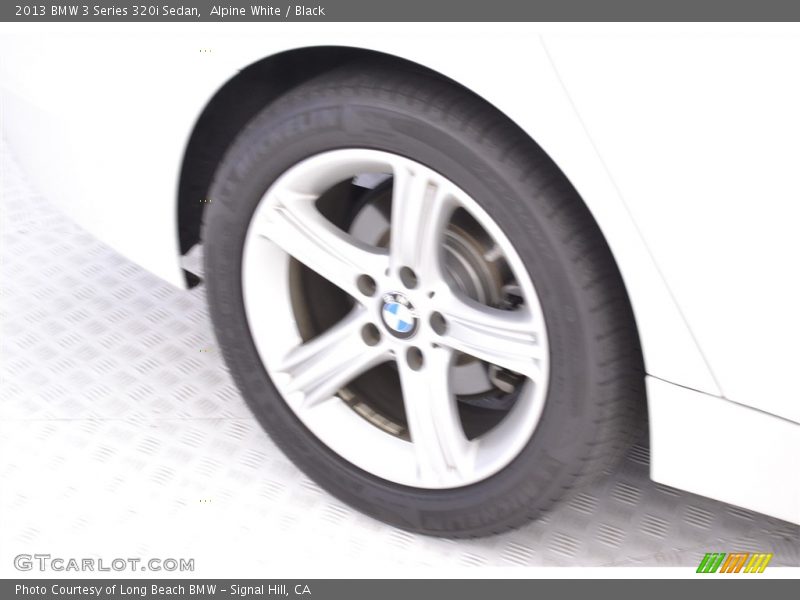 Alpine White / Black 2013 BMW 3 Series 320i Sedan