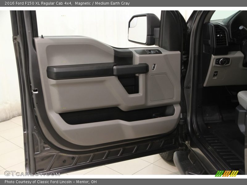 Magnetic / Medium Earth Gray 2016 Ford F150 XL Regular Cab 4x4