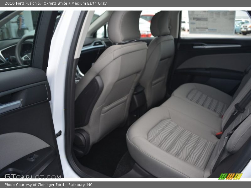 Oxford White / Medium Earth Gray 2016 Ford Fusion S