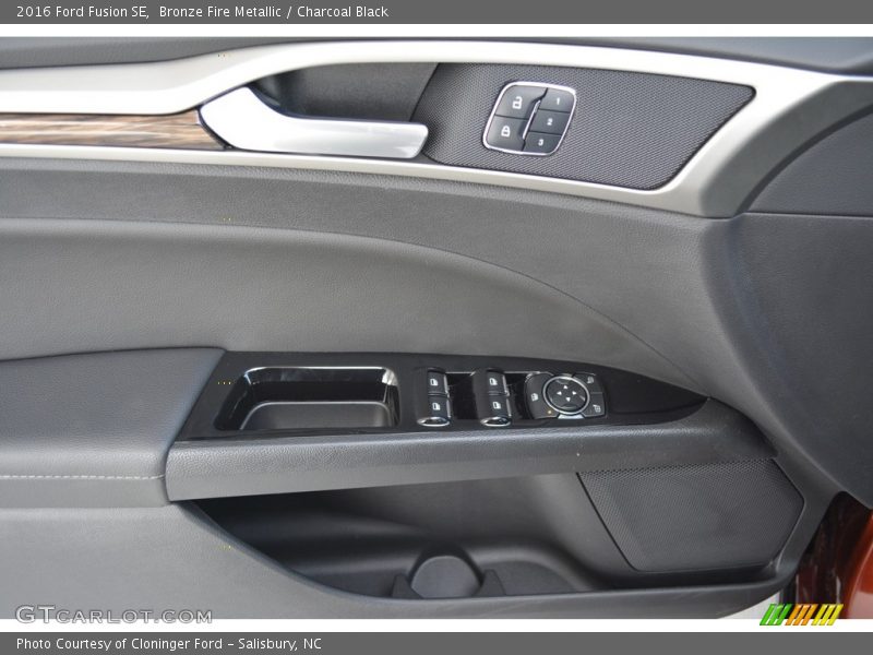Bronze Fire Metallic / Charcoal Black 2016 Ford Fusion SE