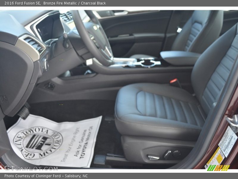 Bronze Fire Metallic / Charcoal Black 2016 Ford Fusion SE