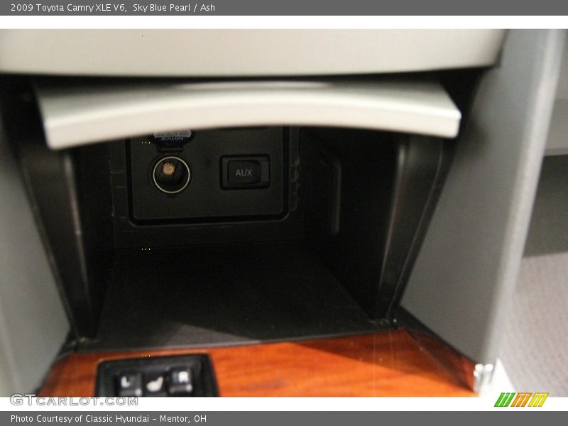 Sky Blue Pearl / Ash 2009 Toyota Camry XLE V6