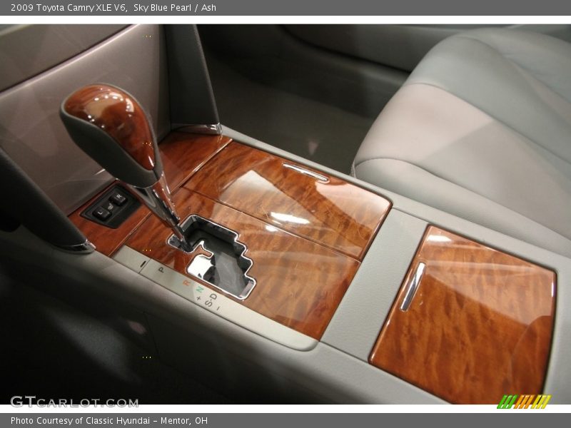Sky Blue Pearl / Ash 2009 Toyota Camry XLE V6