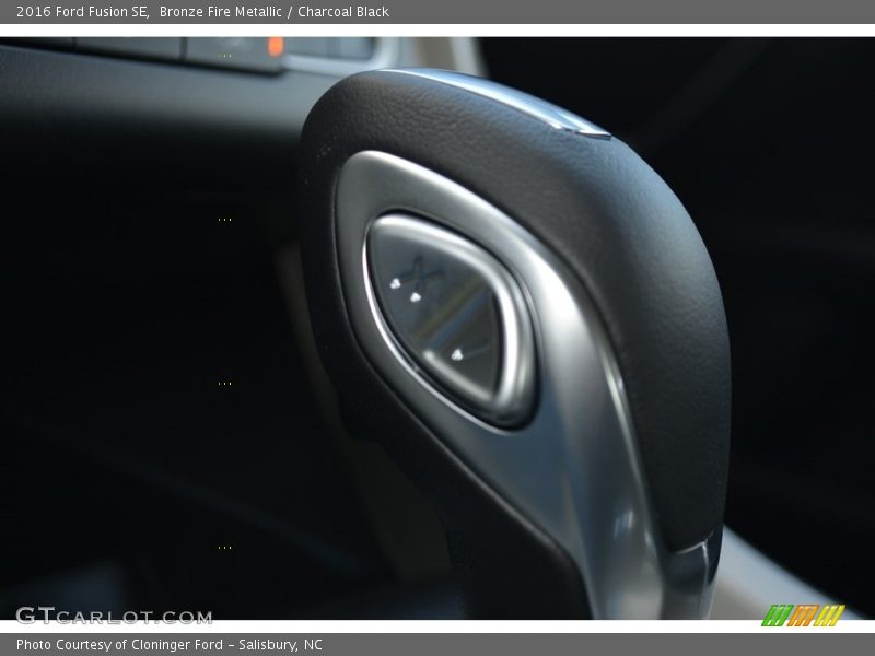 Bronze Fire Metallic / Charcoal Black 2016 Ford Fusion SE