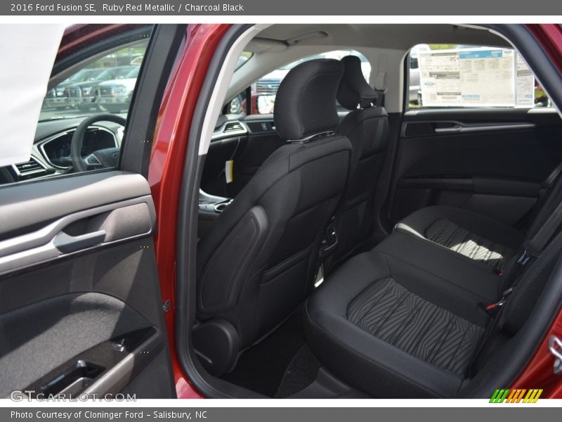 Ruby Red Metallic / Charcoal Black 2016 Ford Fusion SE