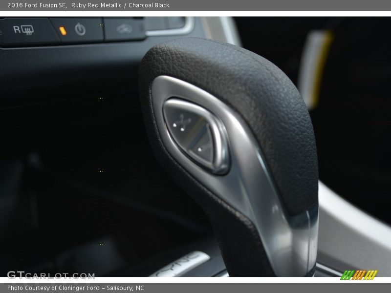 Ruby Red Metallic / Charcoal Black 2016 Ford Fusion SE