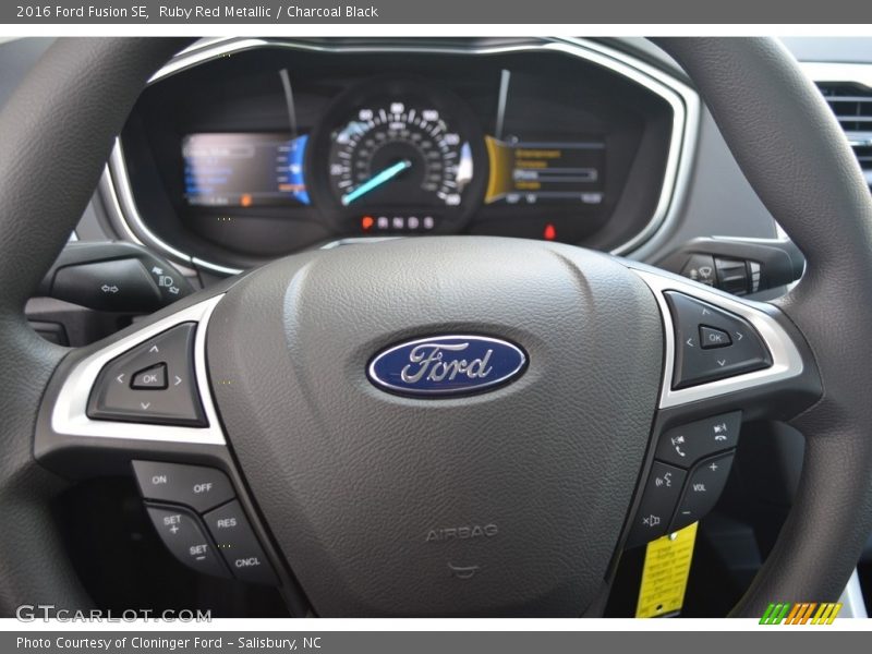 Ruby Red Metallic / Charcoal Black 2016 Ford Fusion SE