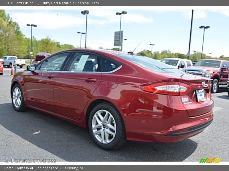 Ruby Red Metallic / Charcoal Black 2016 Ford Fusion SE