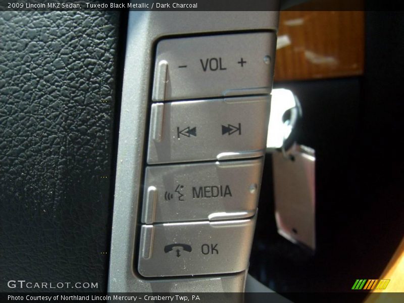 Tuxedo Black Metallic / Dark Charcoal 2009 Lincoln MKZ Sedan