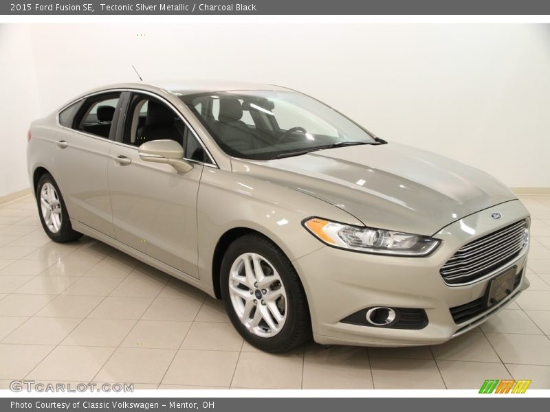 Tectonic Silver Metallic / Charcoal Black 2015 Ford Fusion SE