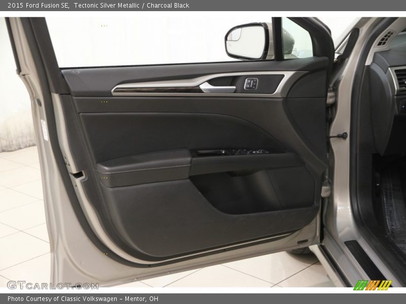 Tectonic Silver Metallic / Charcoal Black 2015 Ford Fusion SE