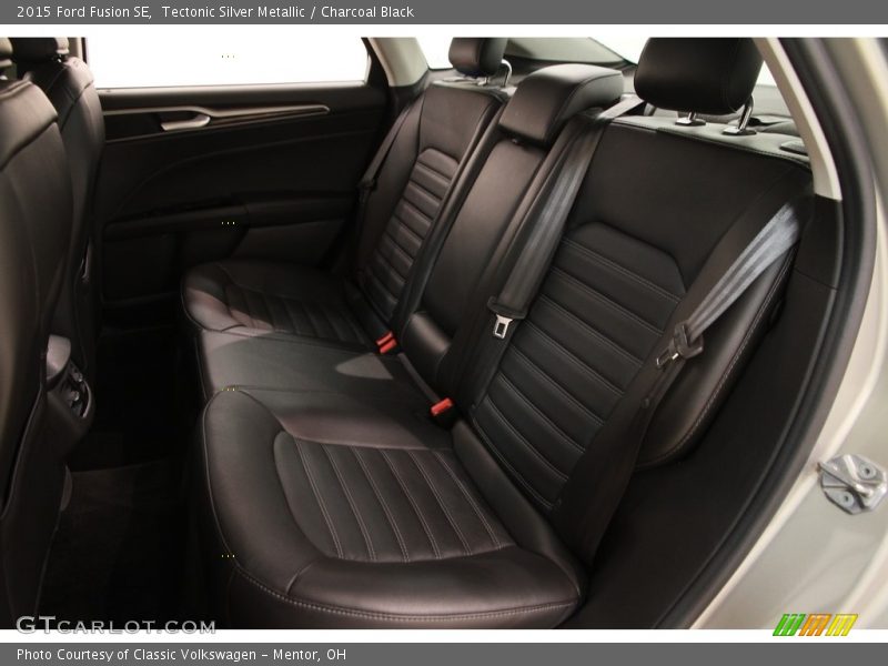 Tectonic Silver Metallic / Charcoal Black 2015 Ford Fusion SE