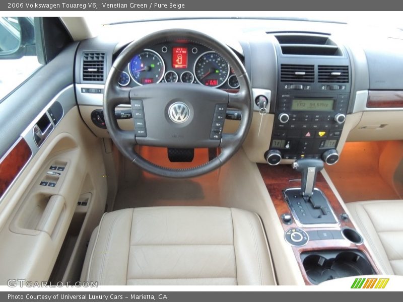 Venetian Green / Pure Beige 2006 Volkswagen Touareg V6