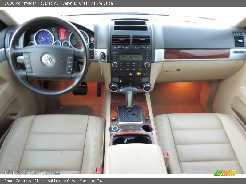 Venetian Green / Pure Beige 2006 Volkswagen Touareg V6