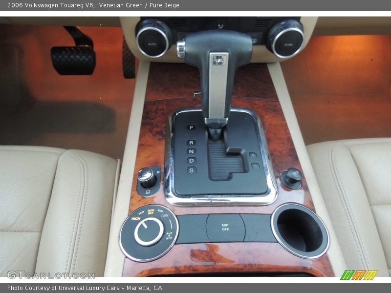 Venetian Green / Pure Beige 2006 Volkswagen Touareg V6