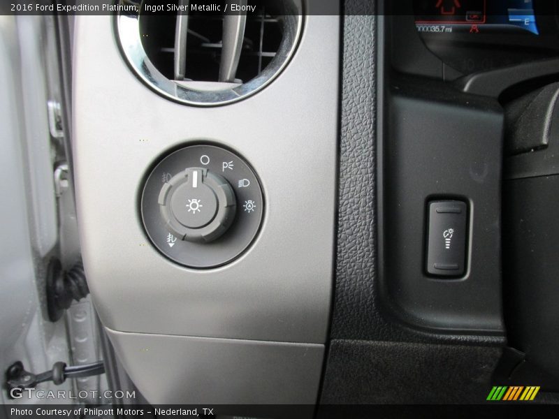 Ingot Silver Metallic / Ebony 2016 Ford Expedition Platinum