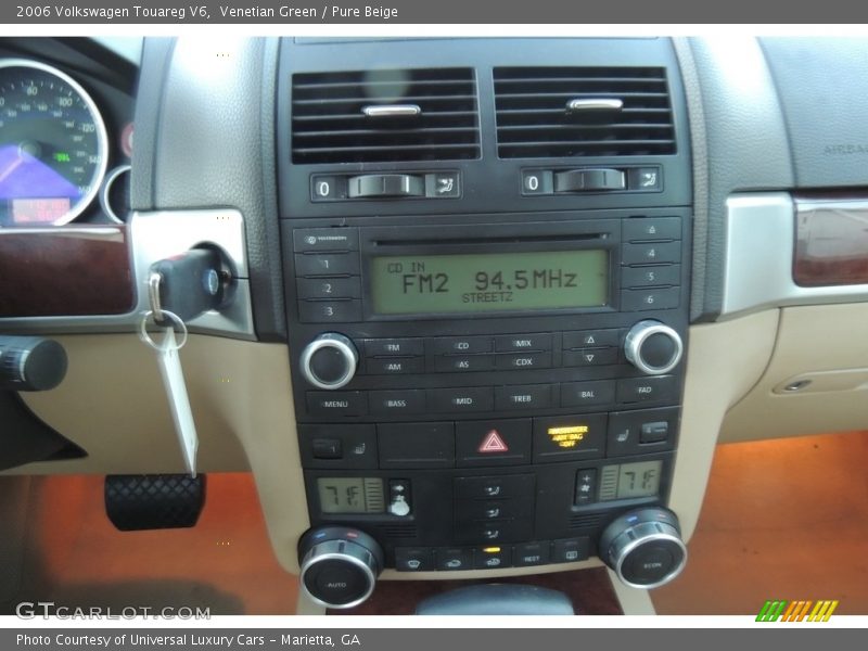 Venetian Green / Pure Beige 2006 Volkswagen Touareg V6