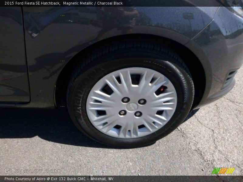 Magnetic Metallic / Charcoal Black 2015 Ford Fiesta SE Hatchback