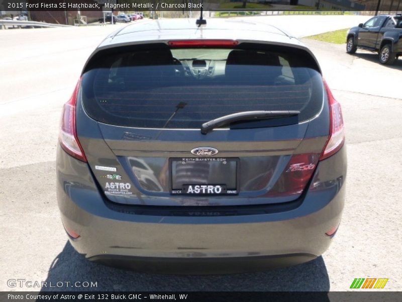 Magnetic Metallic / Charcoal Black 2015 Ford Fiesta SE Hatchback