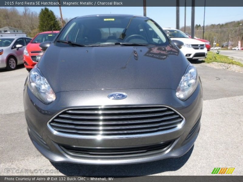 Magnetic Metallic / Charcoal Black 2015 Ford Fiesta SE Hatchback