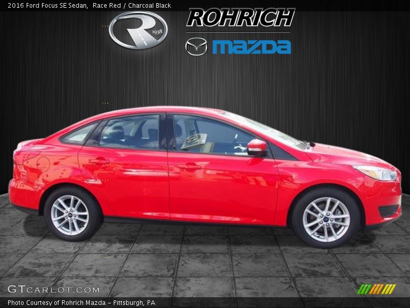 Race Red / Charcoal Black 2016 Ford Focus SE Sedan