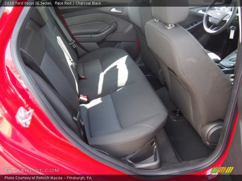 Race Red / Charcoal Black 2016 Ford Focus SE Sedan