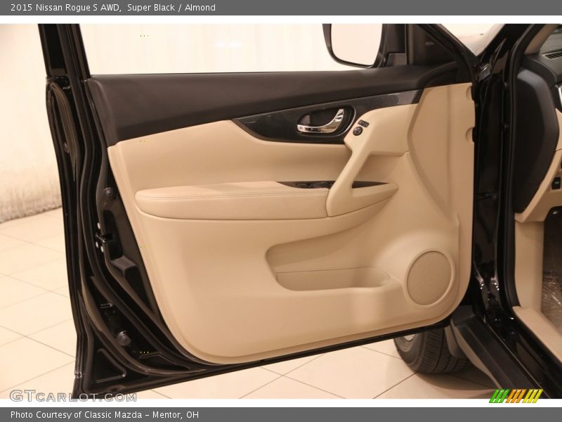 Super Black / Almond 2015 Nissan Rogue S AWD