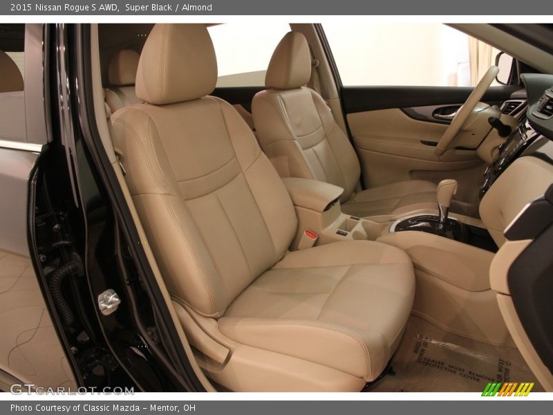 Super Black / Almond 2015 Nissan Rogue S AWD