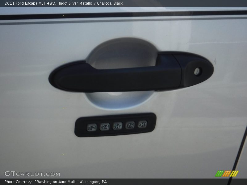 Ingot Silver Metallic / Charcoal Black 2011 Ford Escape XLT 4WD